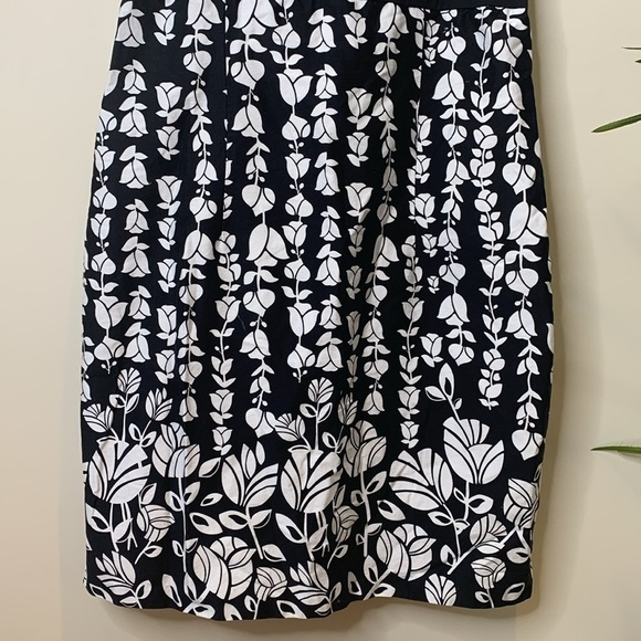 AGB | Black White Floral Spaghetti Strap Peekaboo Bow Hidden Zip Sheath Dress 16 - Picture 4 of 16